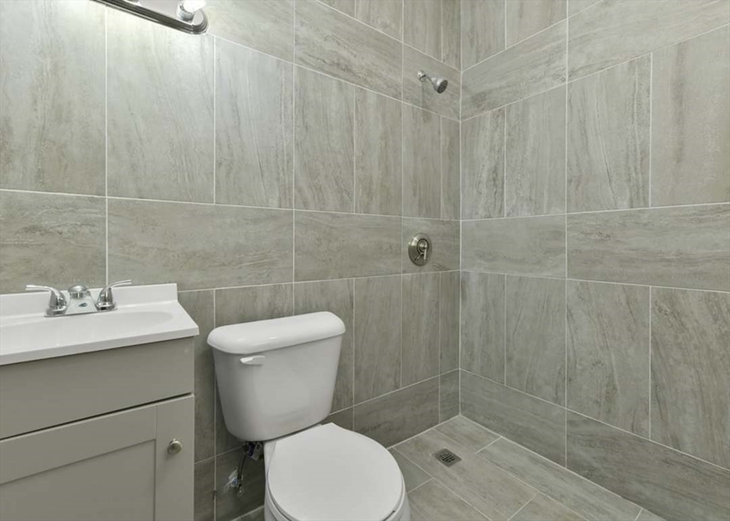 3 bed, 2 bath apartment for rent at 18 Payne Ave Unit 0, Weymouth — photo 17 of 18