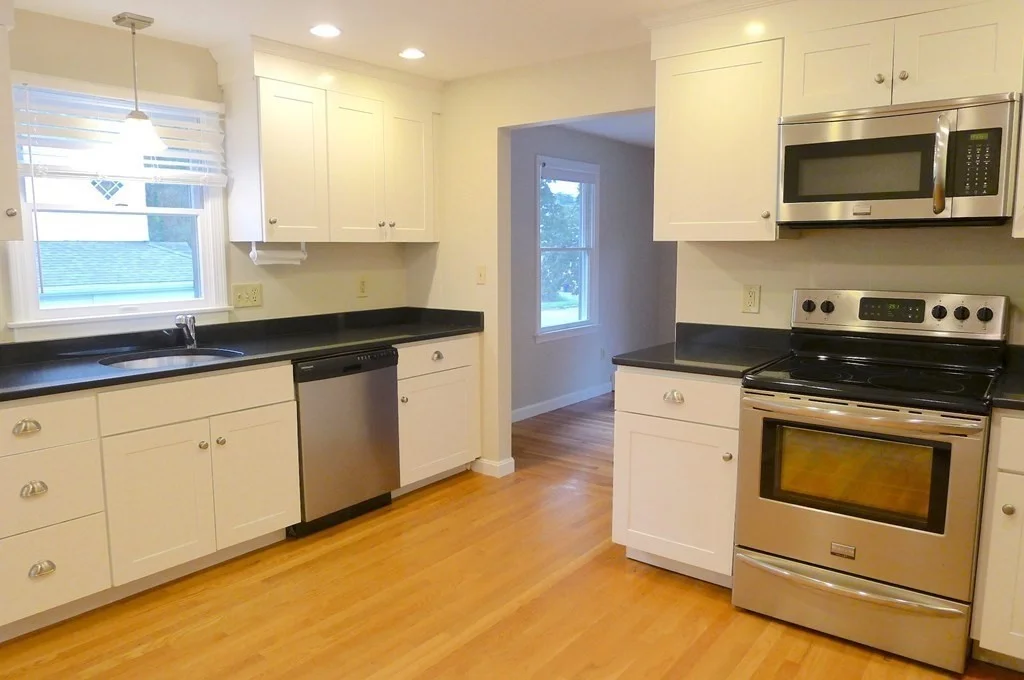 3 bed, 1 bath apartment for rent at 18 Pennsylvania Ave Unit 18, Newton — photo 1 of 12