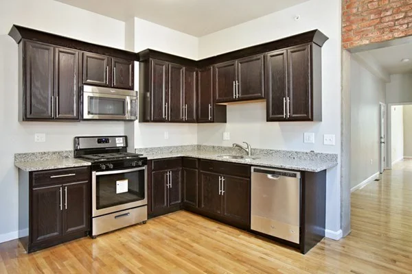 4 bed, 2 bath apartment for rent at 18 Perrin St Unit 2, Roxbury — photo 3 of 9