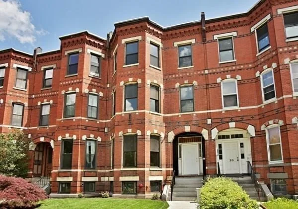 4 bed, 2 bath apartment for rent at 18 Perrin St Unit 2, Roxbury