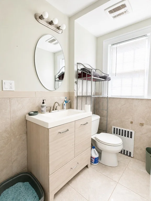 6 bed, 4+ bath apartment for rent at 18 Pierce St Unit 1, Malden — photo 4 of 8