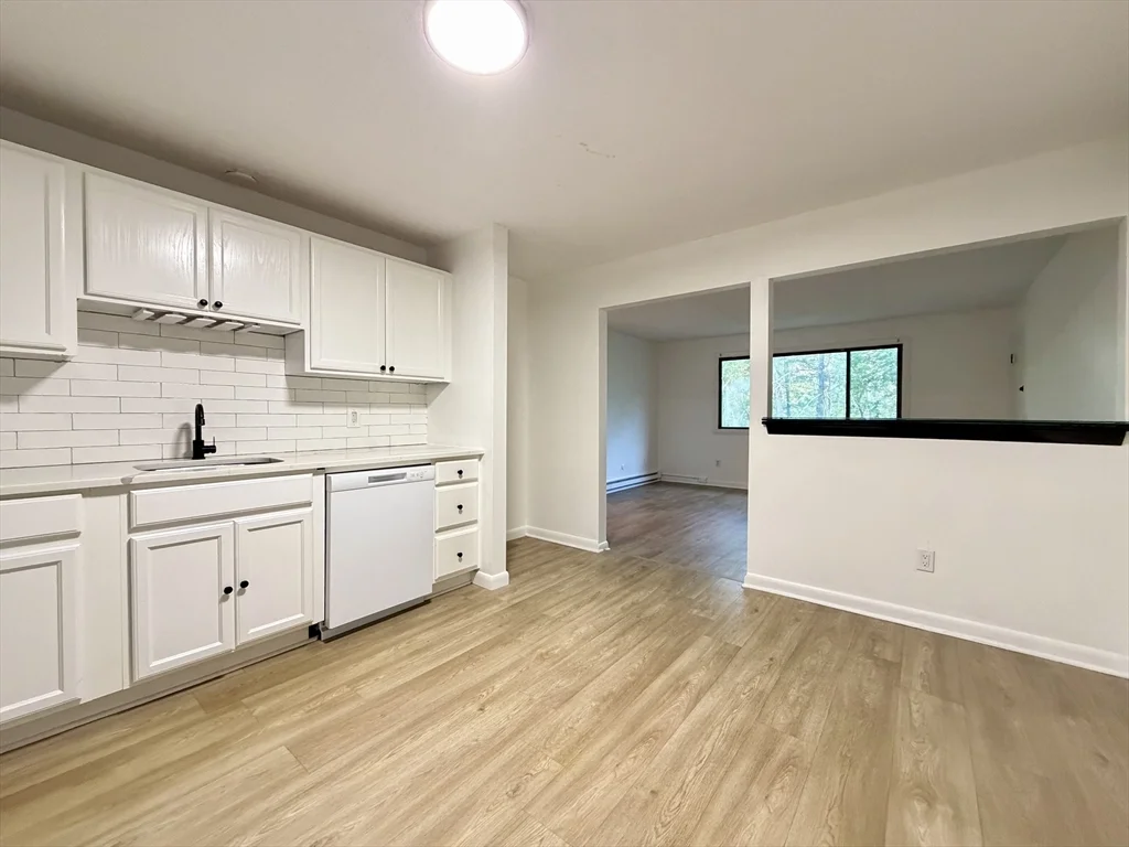 2 bed, 1 bath apartment for rent at 18 Pierce St Unit 3B, Foxboro — photo 2 of 21