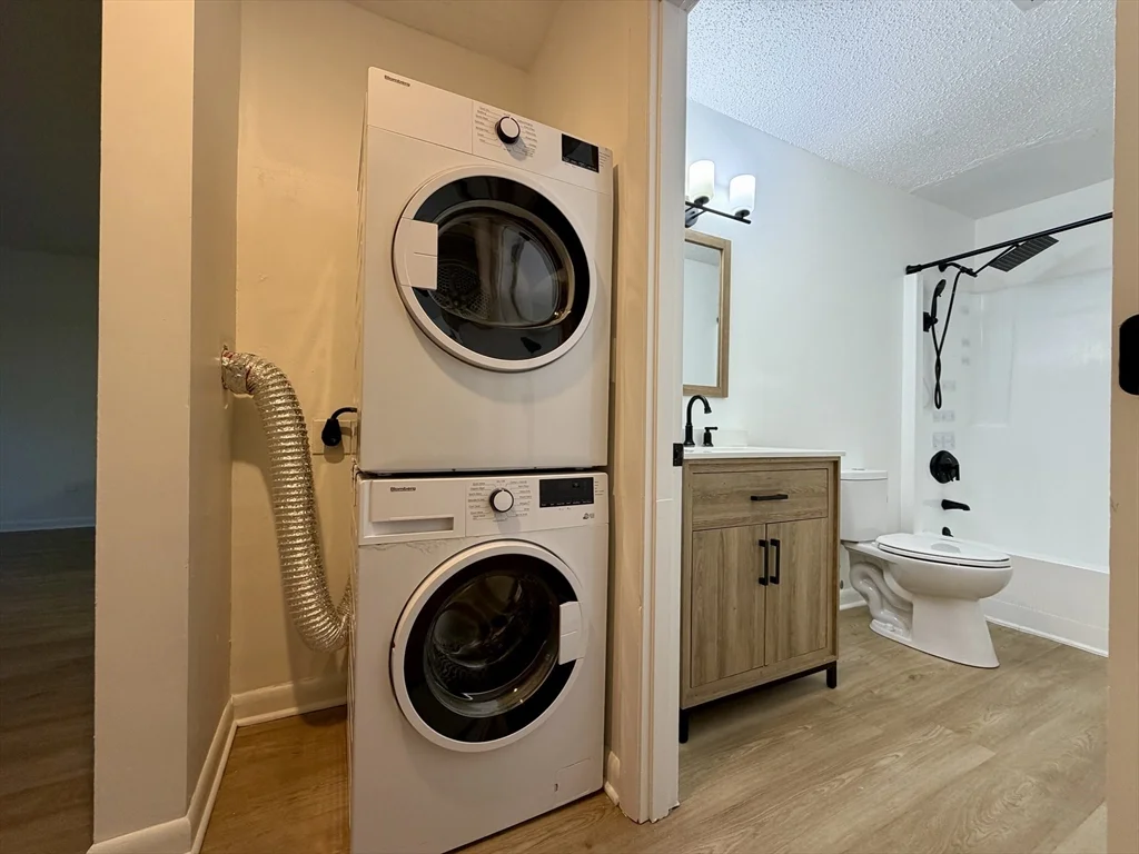 2 bed, 1 bath apartment for rent at 18 Pierce St Unit 3B, Foxboro — photo 8 of 21