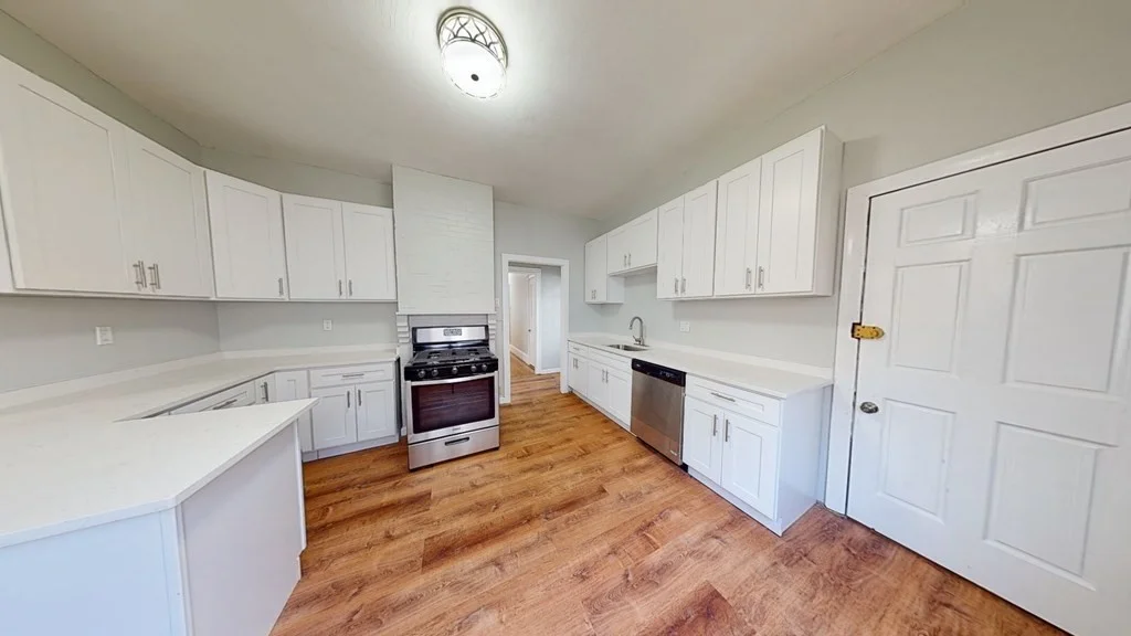4 bed, 1 bath apartment for rent at 18 Pleasant St Unit 1, Dorchester — photo 6 of 36