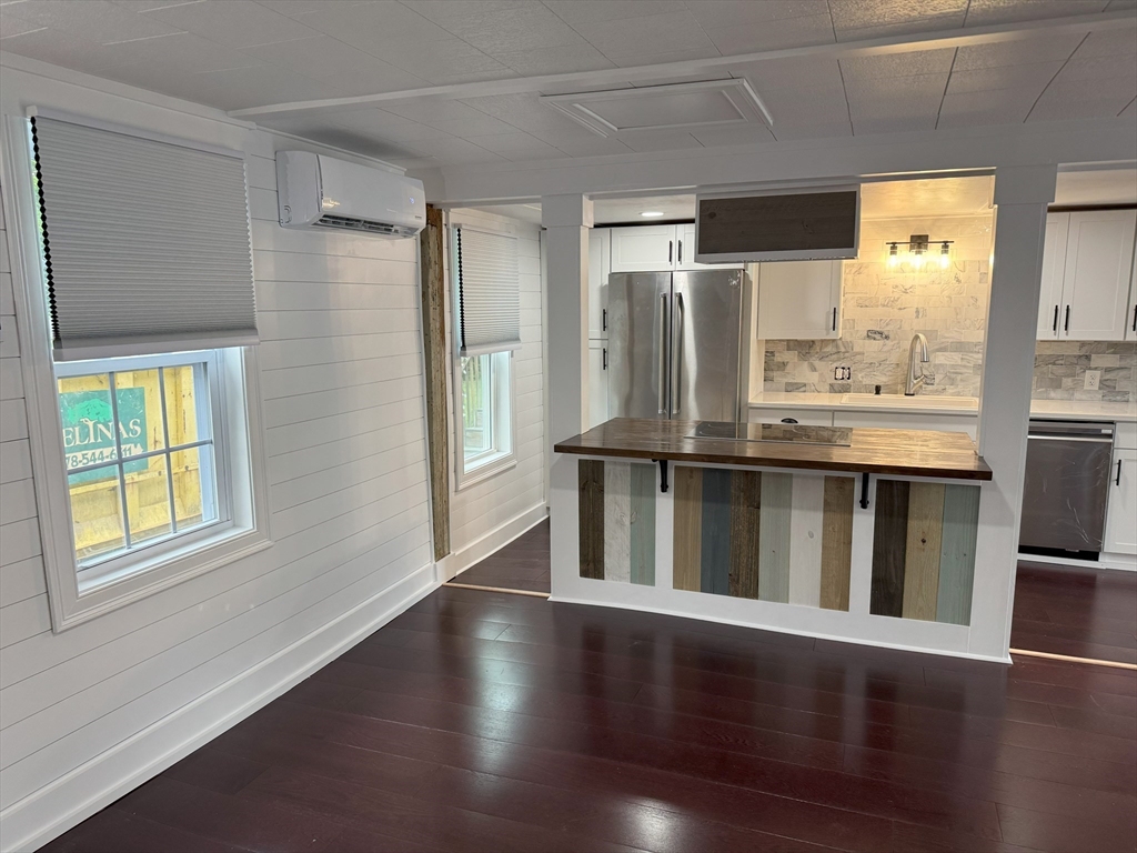 1 bed, 1 bath apartment for rent at 18 Pleasant St Unit 18, Orange — photo 4 of 14