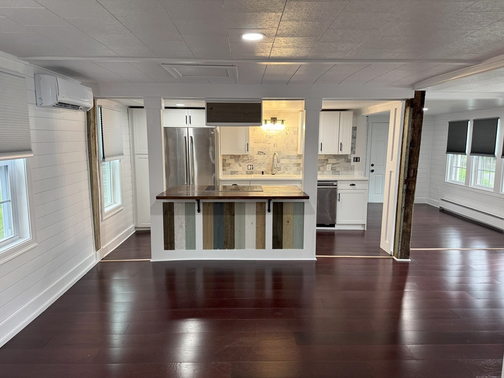 1 bed, 1 bath apartment for rent at 18 Pleasant St Unit 18, Orange — photo 3 of 14
