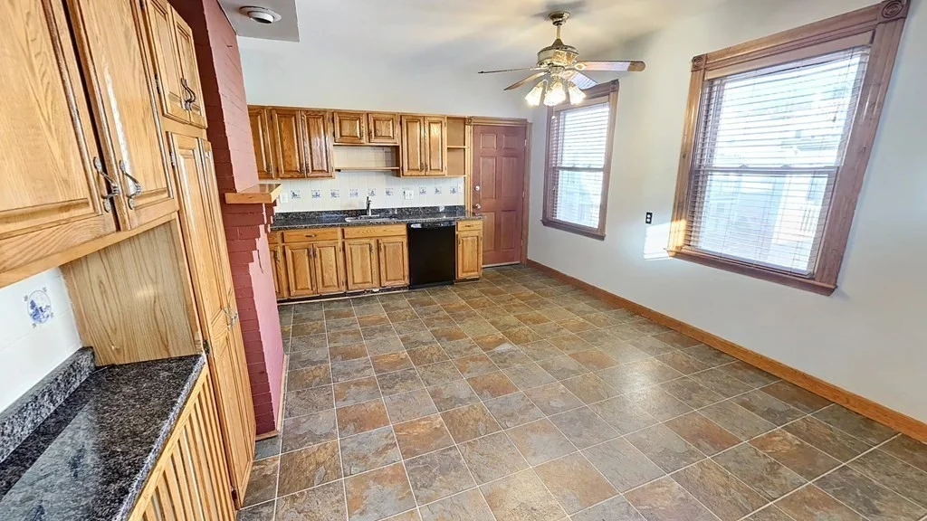 4 bed, 1 bath apartment for rent at 18 Pleasant St Unit 2, Dorchester — photo 2 of 13