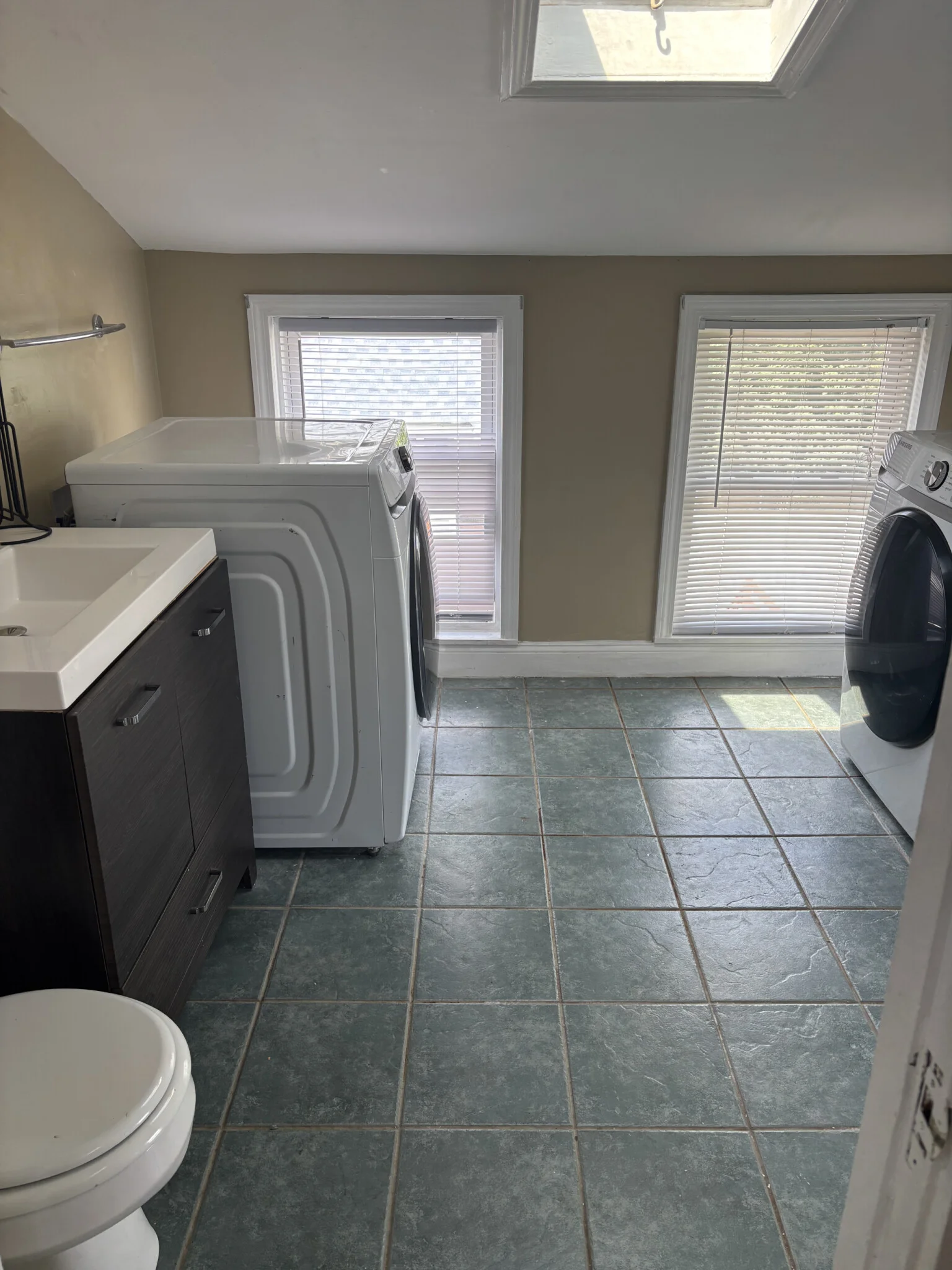4 bed, 1.5 bath apartment for rent at 18 Plimpton Ave Unit 2, Norwood — photo 37 of 67
