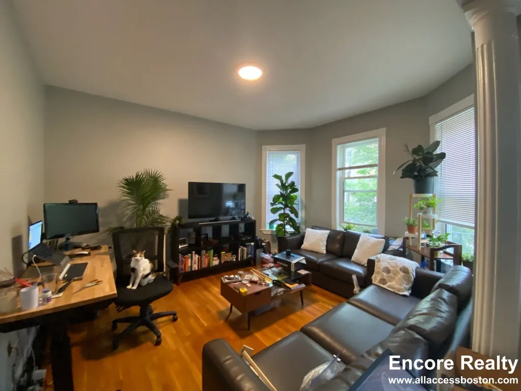 2 bed, 1 bath apartment for rent at 18 Portsmouth St Unit 0, Wellington-Harrington — photo 5 of 11