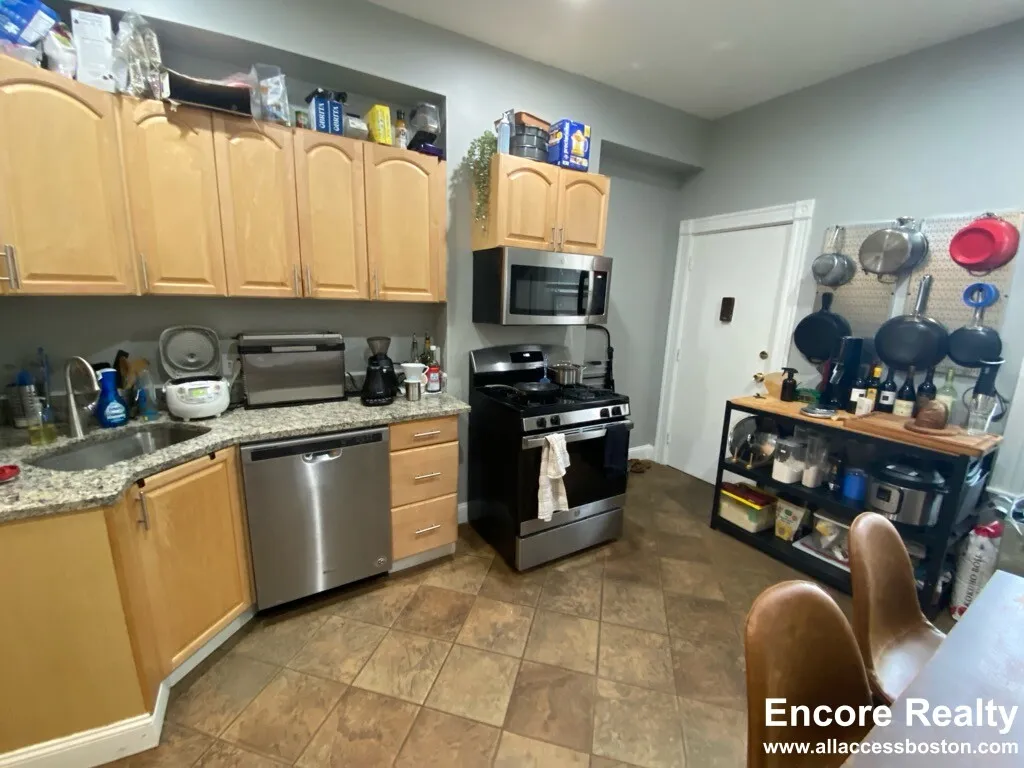 2 bed, 1 bath apartment for rent at 18 Portsmouth St Unit 0, Wellington-Harrington