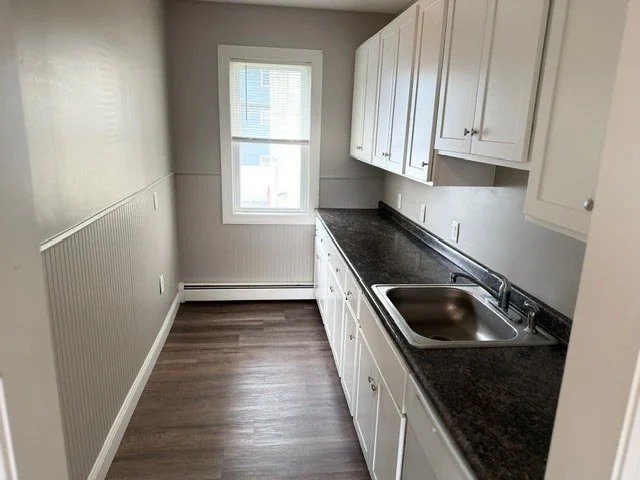 3 bed, 1 bath apartment for rent at 18 Proctor St Unit 2, Haverhill — photo 4 of 14