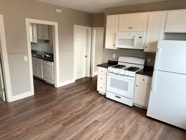 3 bed, 1 bath apartment for rent at 18 Proctor St Unit 2, Haverhill — photo 2 of 14