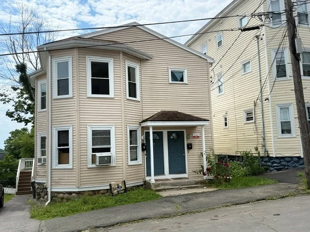 3 bed, 1 bath apartment for rent at 18 Proctor St Unit 2, Haverhill — photo 1 of 14
