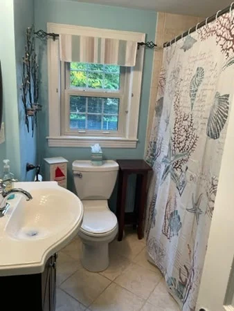 3 bed, 2 bath apartment for rent at 18 Prospect Hill Dr, Weymouth — photo 9 of 34