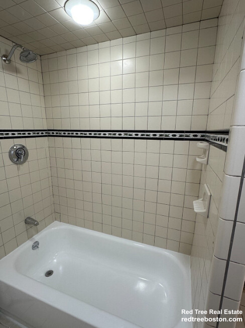 2 bed, 1 bath apartment for rent at 18 Quint Ave Unit 2, Allston — photo 5 of 14