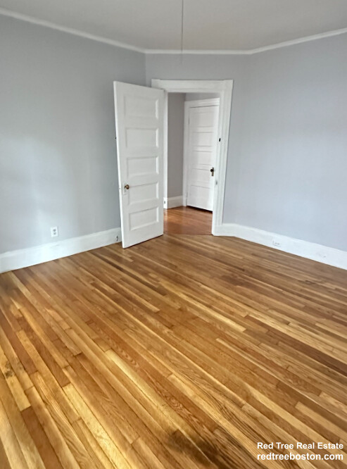 2 bed, 1 bath apartment for rent at 18 Quint Ave Unit 2, Allston — photo 9 of 14