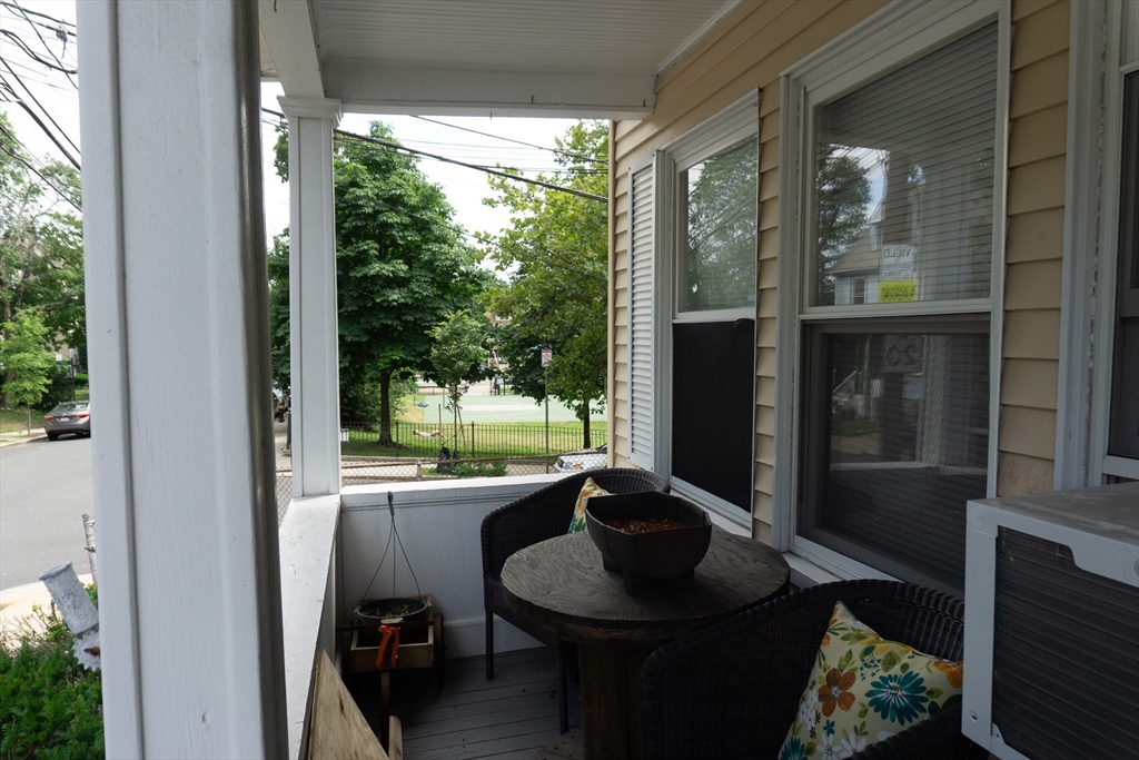 3 bed, 2 bath apartment for rent at 18 Ranelegh Rd Unit 1, Brighton — photo 5 of 14