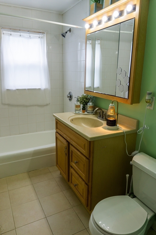 3 bed, 2 bath apartment for rent at 18 Ranelegh Rd Unit 1, Brighton — photo 11 of 14