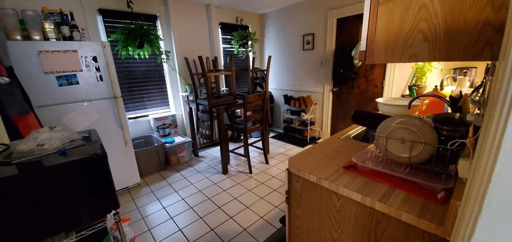 1 bed, 1 bath apartment for rent at 18 Reed Ave Unit 1-1, Everett — photo 2 of 7