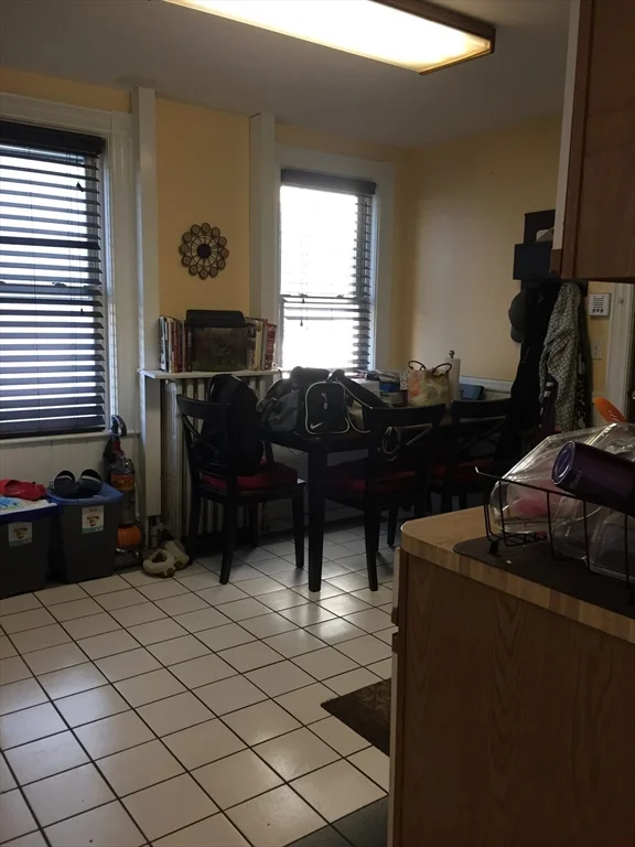 1 bed, 1 bath apartment for rent at 18 Reed Ave Unit 1-1, Everett — photo 3 of 7