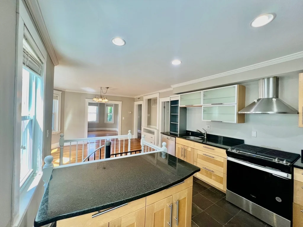 3 bed, 3 bath apartment for rent at 18 Rice St Unit 1, North Cambridge — photo 4 of 18