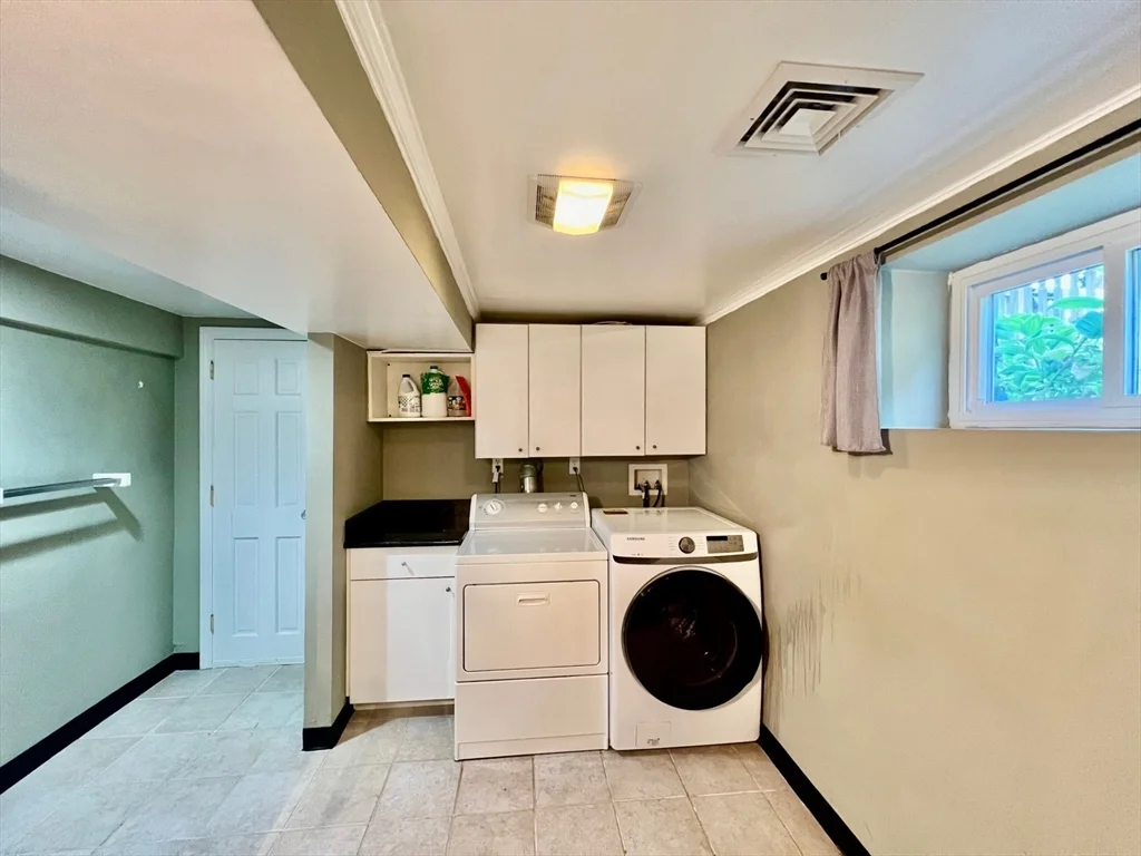 3 bed, 3 bath apartment for rent at 18 Rice St Unit 1, North Cambridge — photo 17 of 18