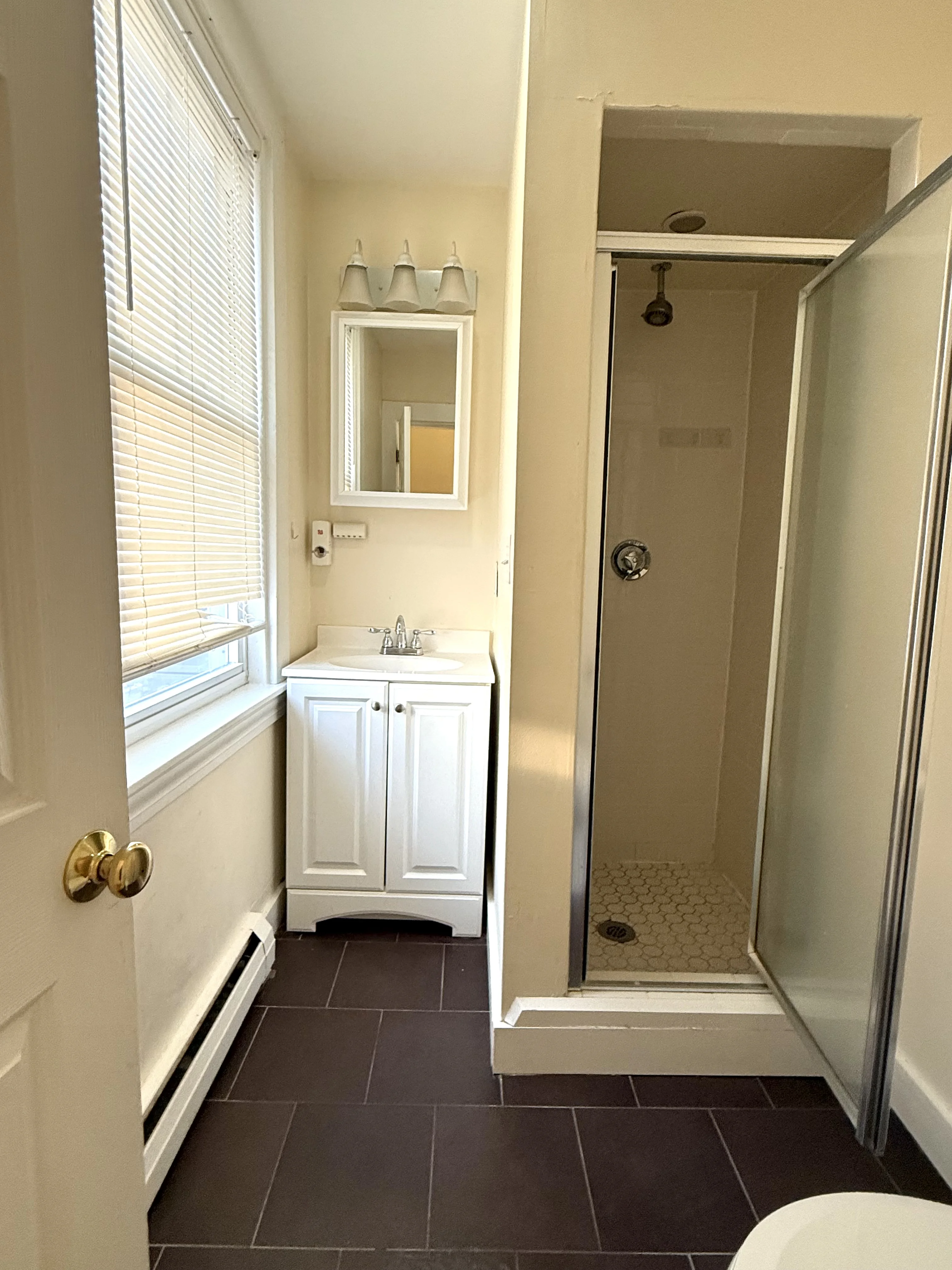 2 bed, 1 bath apartment for rent at 18 Roberts St Unit 1A, Brookline — photo 13 of 14