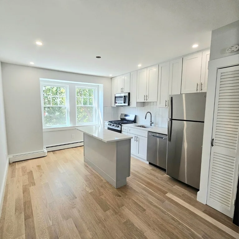 1 bed, 1 bath apartment for rent at 18 Roberts St Unit 6, Brookline — photo 1 of 6