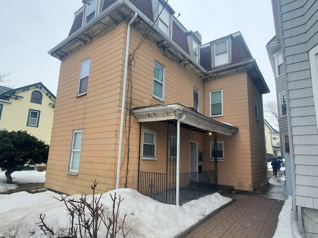 1 bed apartment for rent at 18 Rockville Park Unit 1, Roxbury — photo 1 of 9