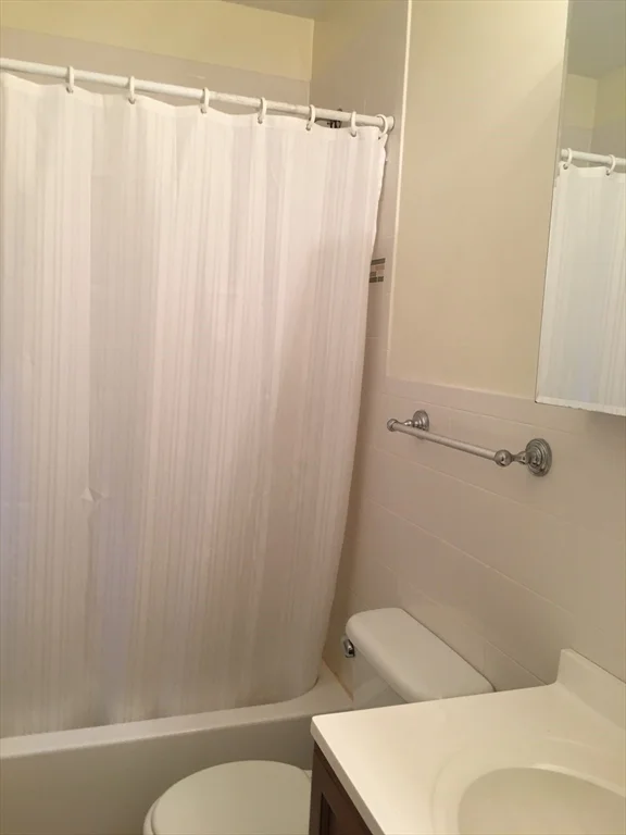 1 bed, 1 bath apartment for rent at 18 Rogers St Unit 2, South Boston — photo 5 of 5
