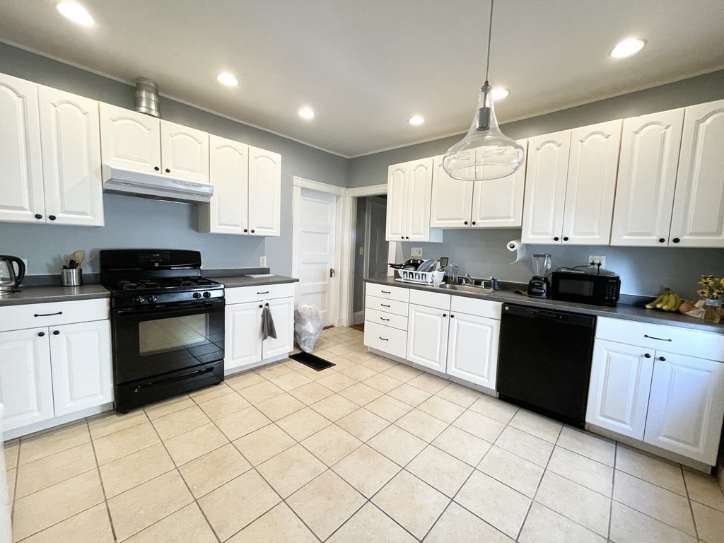 4 bed, 2 bath apartment for rent at 18 Romsey St Unit 1, Dorchester — photo 1 of 11
