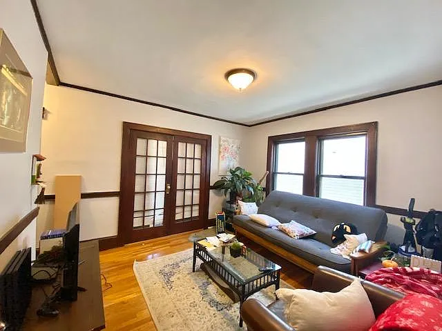 4 bed, 1 bath apartment for rent at 18 Sachem St, Mission Hill — photo 4 of 16