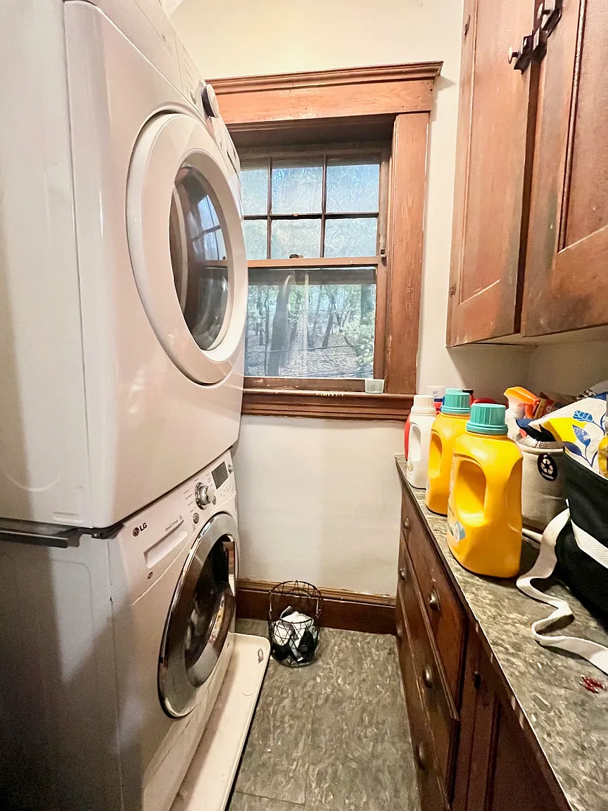4 bed, 1 bath apartment for rent at 18 Sachem St, Mission Hill — photo 11 of 16