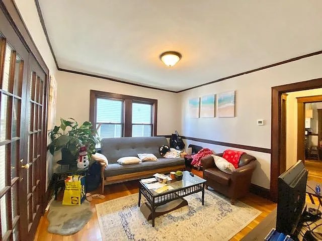 4 bed, 1 bath apartment for rent at 18 Sachem St, Mission Hill — photo 5 of 16