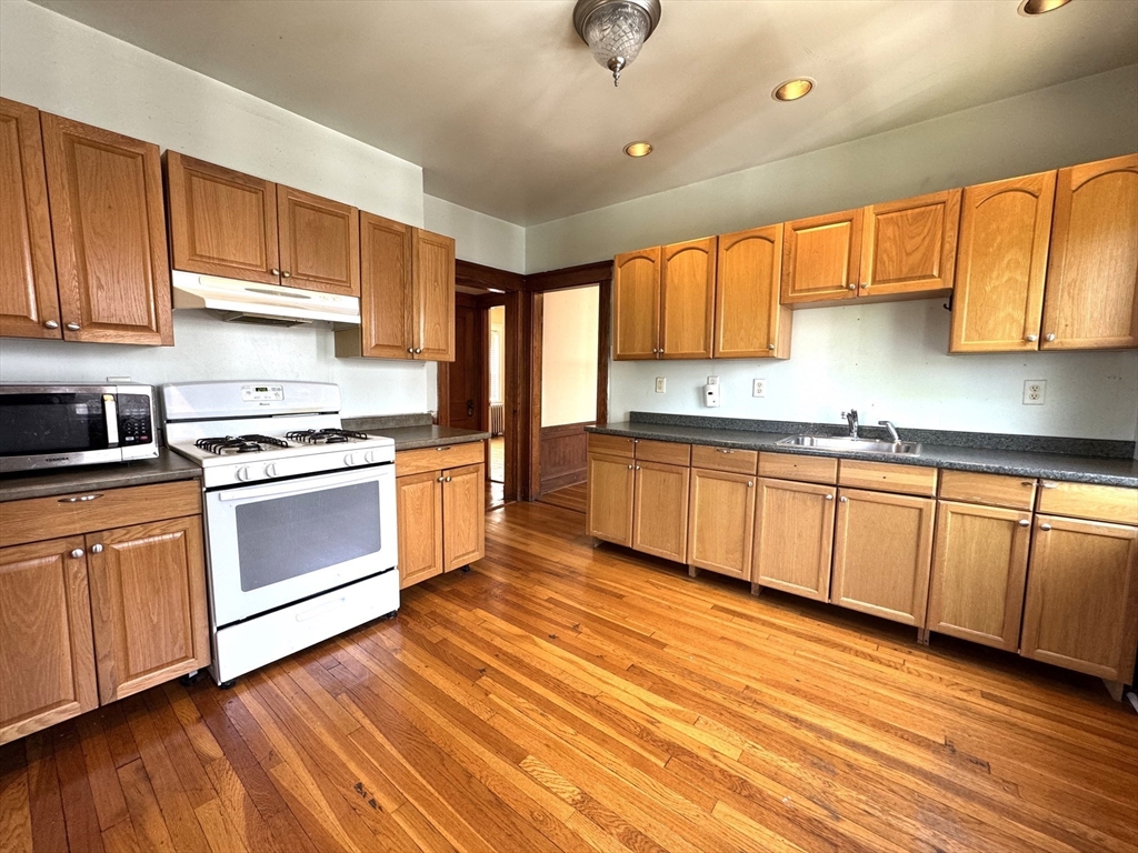 2 bed, 1 bath apartment for rent at 18 Saint Peter St Unit 3, Jamaica Plain — photo 1 of 18