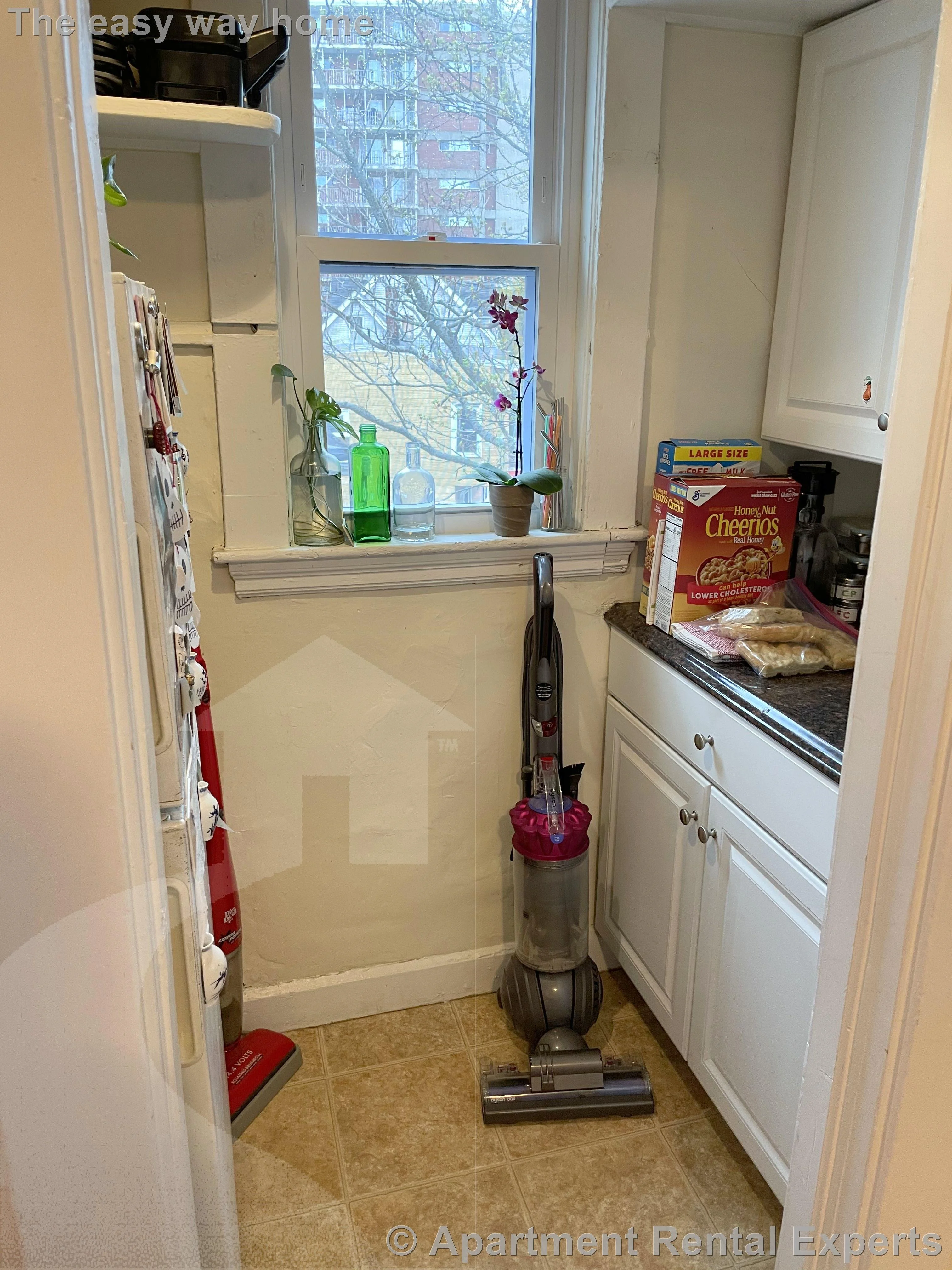 2 bed, 1 bath apartment for rent at 18 Sanborn Ave Unit 6, Union Square — photo 4 of 19