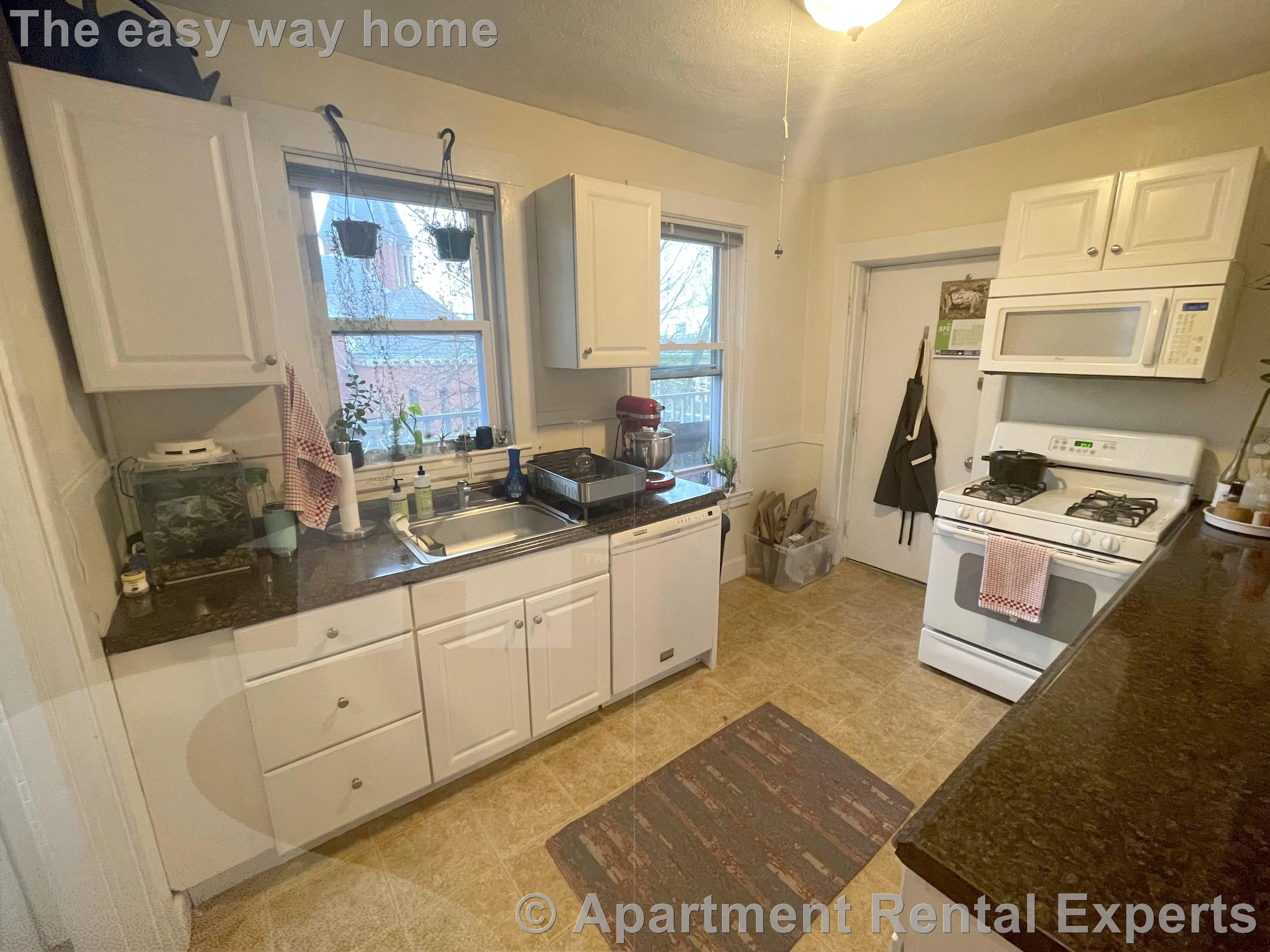2 bed, 1 bath apartment for rent at 18 Sanborn Ave Unit 6, Union Square — photo 3 of 19