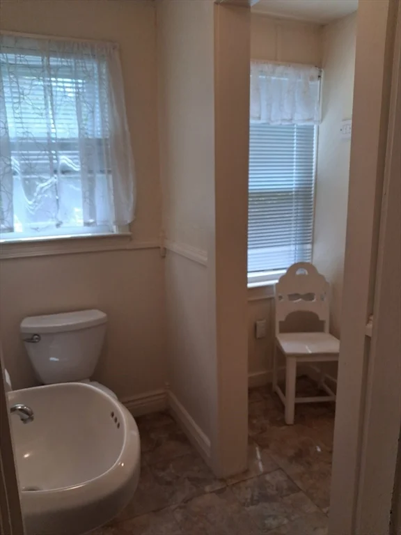 2 bed, 1 bath apartment for rent at 18 Shore Dr, Kingston — photo 10 of 13