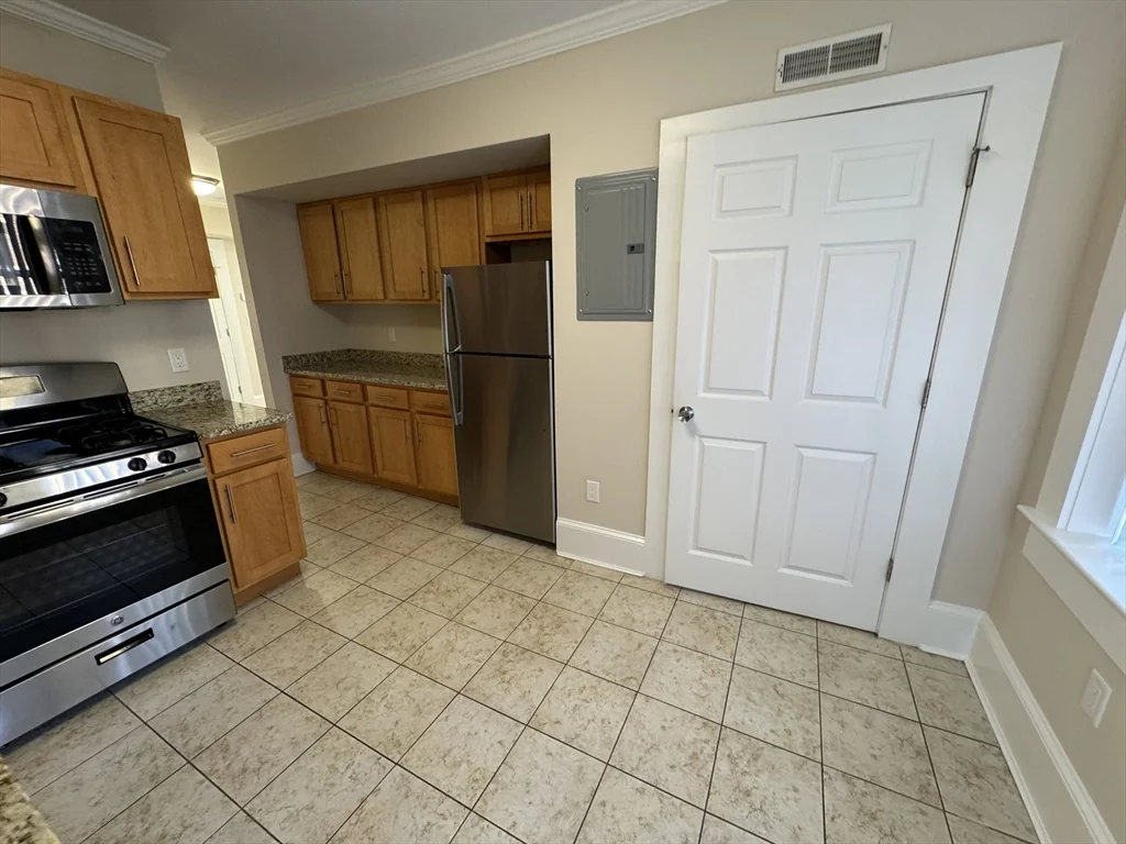 2 bed, 1 bath apartment for rent at 18 Short St Unit 3, Corey Hill — photo 8 of 14