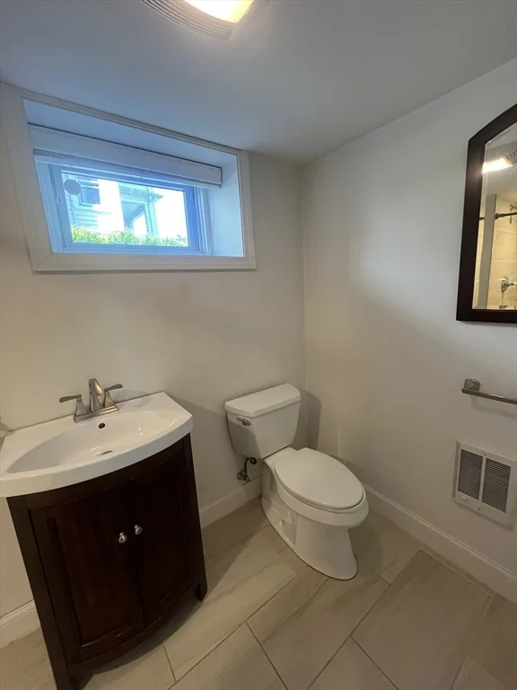 1 bed, 1 bath apartment for rent at 18 Silver Lake Unit A, Nonantum — photo 8 of 9