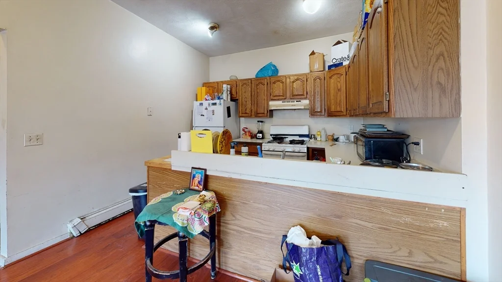 3 bed, 1 bath apartment for rent at 18 South Huntington Ave Unit 2, Jamaica Plain — photo 2 of 10