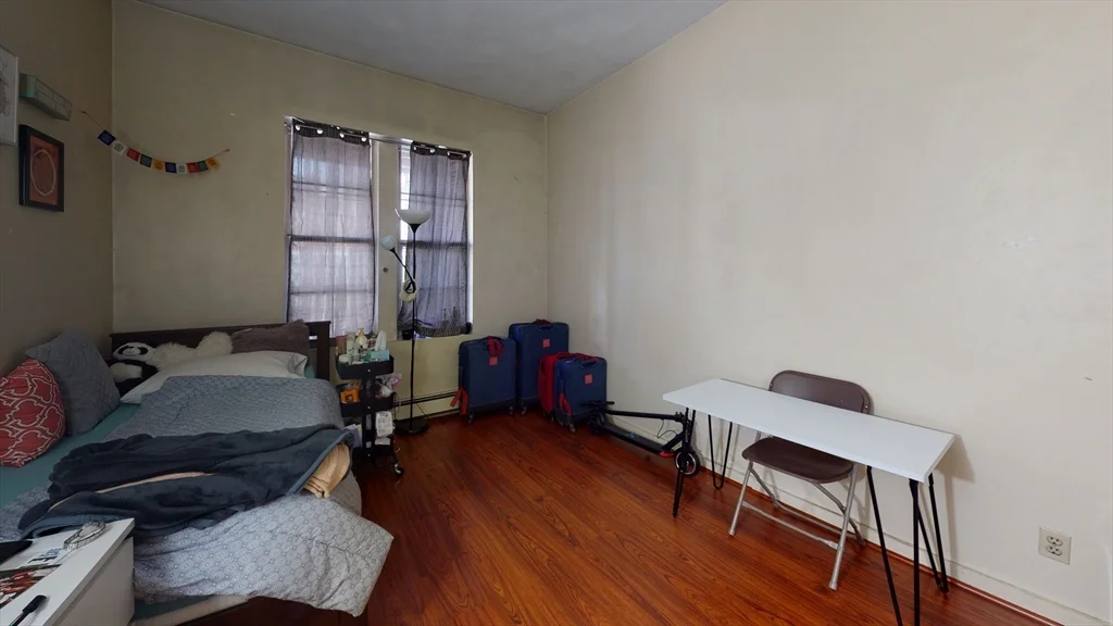 3 bed, 1 bath apartment for rent at 18 South Huntington Ave Unit 2, Jamaica Plain — photo 6 of 10