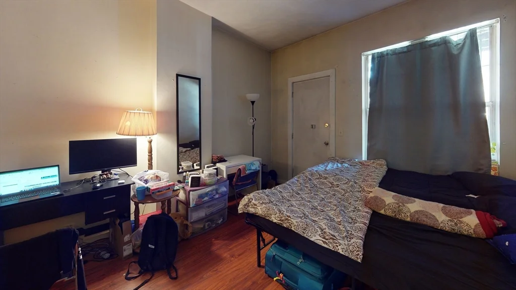 3 bed, 1 bath apartment for rent at 18 South Huntington Ave Unit 2, Jamaica Plain — photo 4 of 10