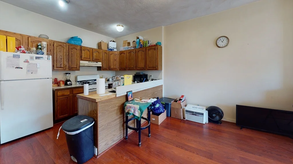 3 bed, 1 bath apartment for rent at 18 South Huntington Ave Unit 2, Jamaica Plain — photo 1 of 10