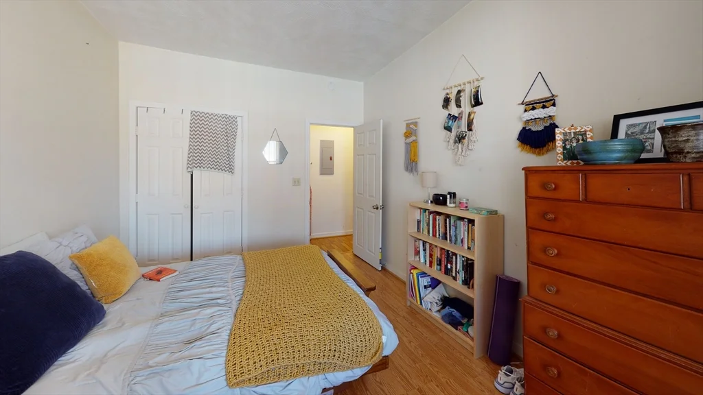 3 bed, 1 bath apartment for rent at 18 South Huntington Ave Unit 3, Jamaica Plain — photo 7 of 10