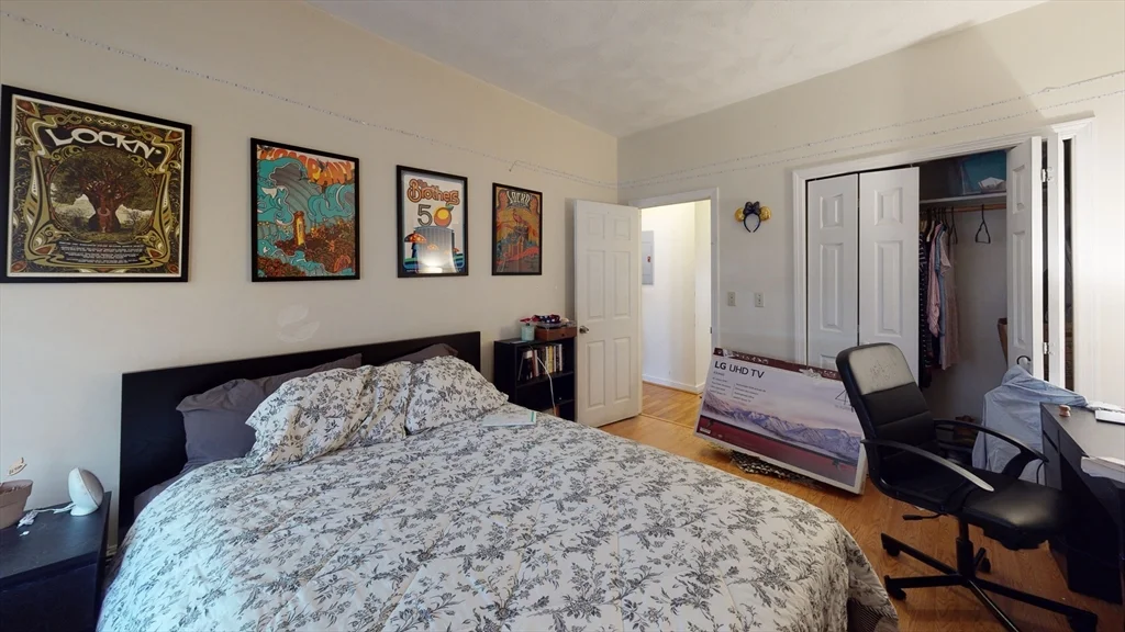3 bed, 1 bath apartment for rent at 18 South Huntington Ave Unit 3, Jamaica Plain — photo 4 of 10