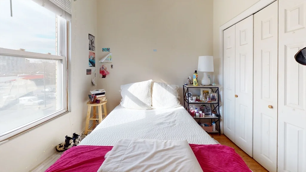 3 bed, 1 bath apartment for rent at 18 South Huntington Ave Unit 3, Jamaica Plain — photo 5 of 10