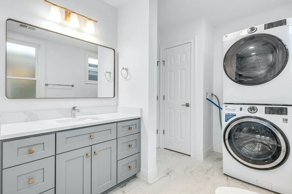 3 bed, 1 bath apartment for rent at 18 South St Unit 2, Westborough — photo 11 of 16