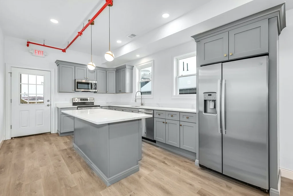 3 bed, 1 bath apartment for rent at 18 South St Unit 2, Westborough — photo 1 of 16