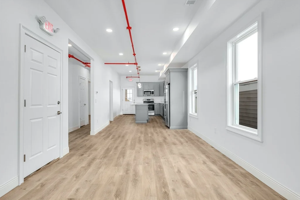 3 bed, 1 bath apartment for rent at 18 South St Unit 2, Westborough — photo 4 of 16